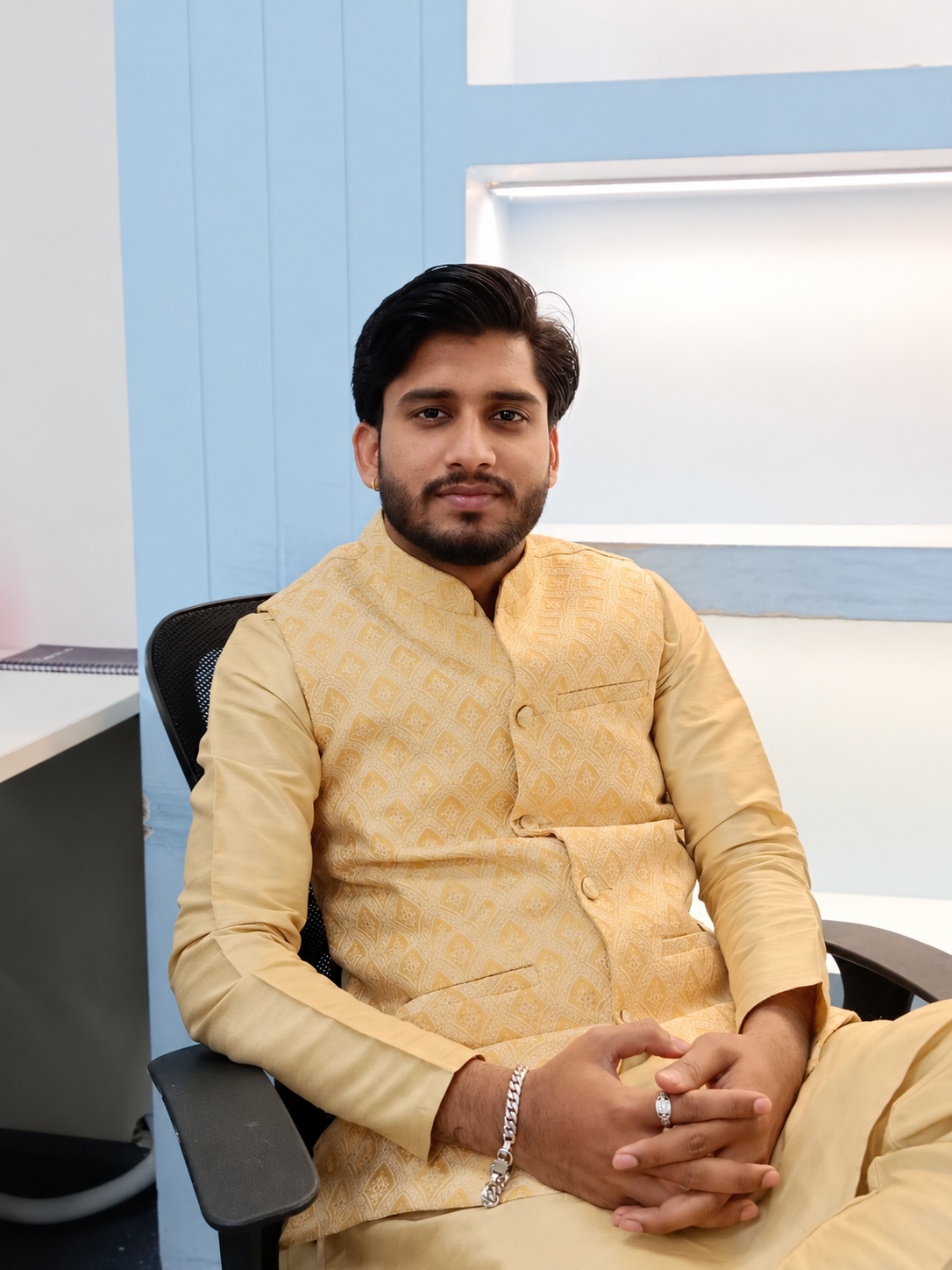Dilip Vishwakarma | Senior Front-End & Full Stack Developer